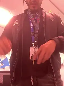 Snapshot of malek_xarx_ chatting on December 1, 2025, 3:35 pm malek xarx online show from December 1, 2025, 3:35 pm