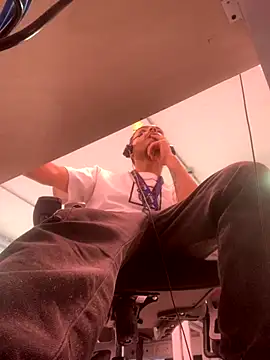 Snapshot of malek_xarx_ chatting on November 27, 2025, 3:23 pm malek xarx online show from November 27, 2025, 3:23 pm