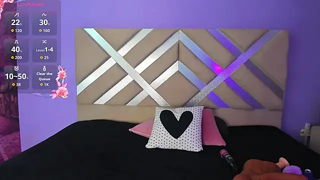 tiana rosse  online show from September 9, 2025, 12:03 pm