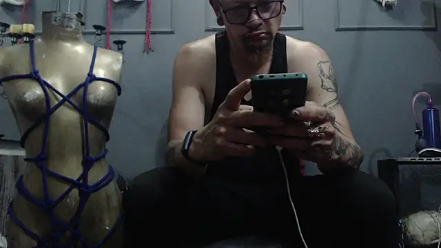 Snapshot of zain_kreigger chatting on April 6, 2026, 2:18 am zain kreigger online show from April 6, 2026, 2:18 am