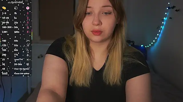 CuteSharloti online show from December 14, 2025, 4:34 pm