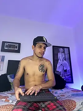 Snapshot of Luke_Stone chatting on October 19, 2025, 6:32 pm Luke Stone online show from October 19, 2025, 6:32 pm