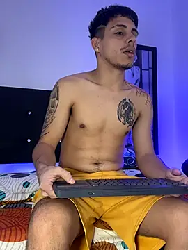 Snapshot of Luke_Stone chatting on November 1, 2025, 6:35 pm Luke Stone online show from November 1, 2025, 6:35 pm