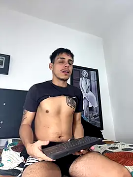 Snapshot of Luke_Stone chatting on November 30, 2025, 7:47 pm Luke Stone online show from November 30, 2025, 7:47 pm