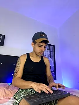 Snapshot of Luke_Stone chatting on November 12, 2025, 9:29 pm Luke Stone online show from November 12, 2025, 9:29 pm