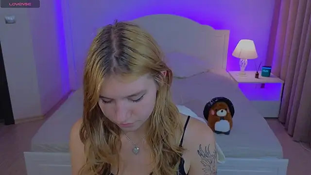 Snapshot of Iris_Rain chatting on December 2, 2025, 10:28 am Iris Rain online show from December 2, 2025, 10:28 am