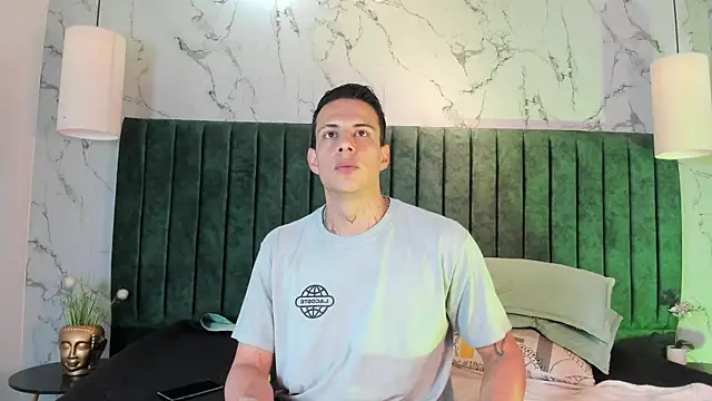 Snapshot of Dustin_Sonne chatting on November 14, 2025, 3:21 am Dustin Sonne online show from November 14, 2025, 3:21 am