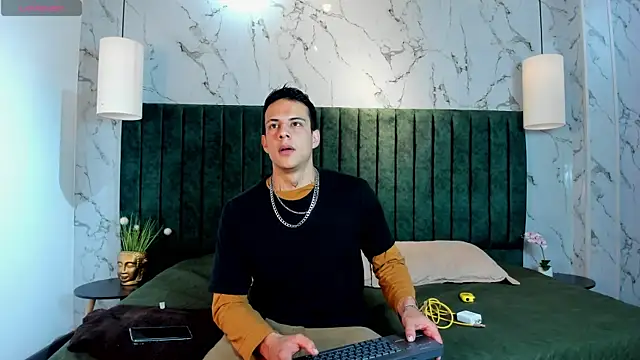 Snapshot of Dustin_Sonne chatting on November 23, 2025, 3:49 am Dustin Sonne online show from November 23, 2025, 3:49 am