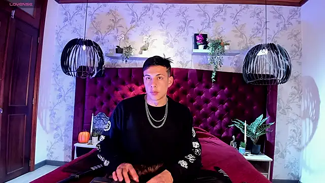 Snapshot of Dustin_Sonne chatting on November 2, 2025, 3:33 am Dustin Sonne online show from November 2, 2025, 3:33 am