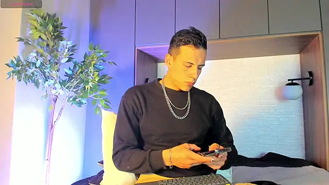 Snapshot of Dustin_Sonne chatting on November 16, 2025, 3:44 am Dustin Sonne online show from November 16, 2025, 3:44 am