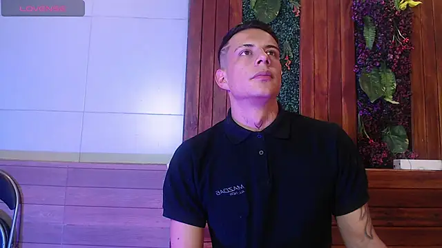 Snapshot of Dustin_Sonne chatting on October 25, 2025, 4:22 am Dustin Sonne online show from October 25, 2025, 4:22 am