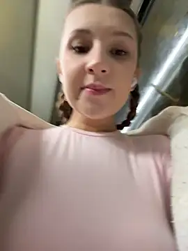 Snapshot of katexxxx chatting on November 11, 2025, 4:57 pm katexxxx online show from November 11, 2025, 4:57 pm