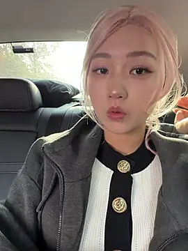 Snapshot of winter11 chatting on November 20, 2025, 1:50 am winter11 online show from November 20, 2025, 1:50 am