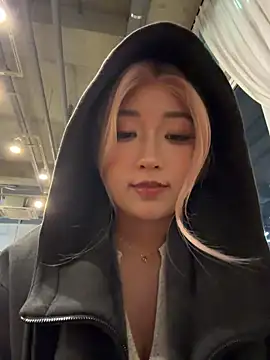 Snapshot of winter11 chatting on November 29, 2025, 8:58 am winter11 online show from November 29, 2025, 8:58 am