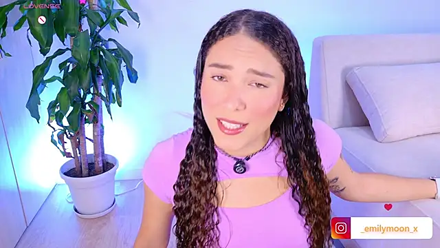 onlyemily  online show from May 20, 2026, 1:24 am