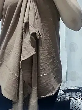 Snapshot of linakhalifa chatting on October 3, 2025, 1:31 am linakhalifa online show from October 3, 2025, 1:31 am