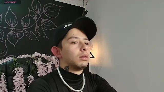 Aleecandrews online show from November 11, 2025, 7:19 pm