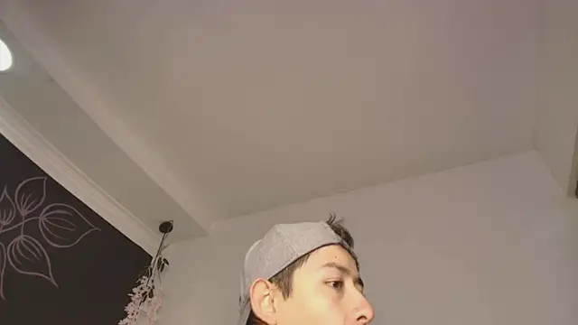 Aleecandrews online show from November 24, 2025, 7:25 pm