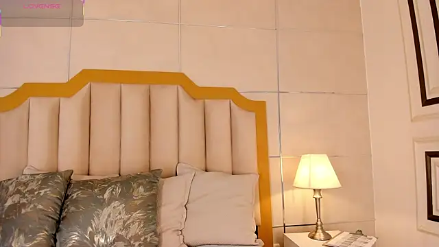 Snapshot of MaddieParker chatting on December 4, 2025, 7:13 pm MaddieParker online show from December 4, 2025, 7:13 pm