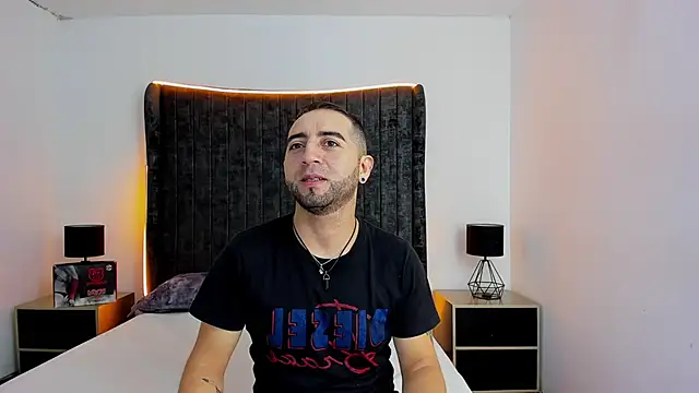 Snapshot of Lushian_ chatting on May 6, 2026, 3:38 pm Lushian online show from May 6, 2026, 3:38 pm