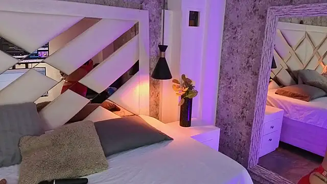 Snapshot of Saara_evans_ chatting on October 7, 2025, 8:10 pm Saara evans online show from October 7, 2025, 8:10 pm