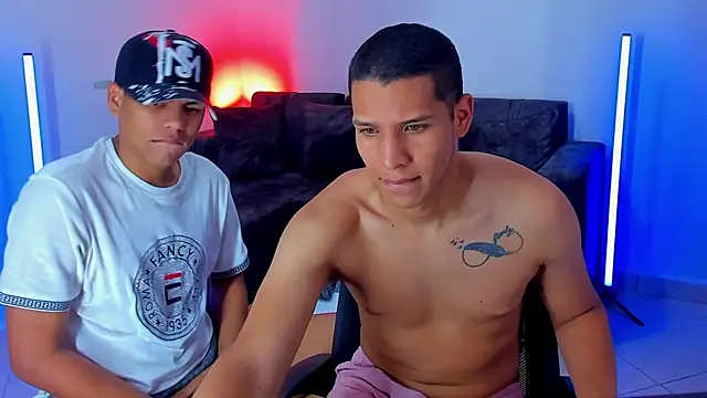Snapshot of Latin_Boyss_ chatting on October 3, 2025, 7:15 pm Latin Boyss  online show from October 3, 2025, 7:15 pm