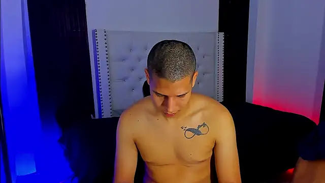 Snapshot of Latin_Boyss_ chatting on October 18, 2025, 7:49 pm Latin Boyss  online show from October 18, 2025, 7:49 pm