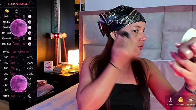 Snapshot of Marthina chatting on October 23, 2025, 10:30 pm Marthina online show from October 23, 2025, 10:30 pm