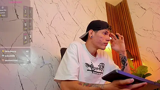 Snapshot of david_huge chatting on November 22, 2025, 1:26 am david huge online show from November 22, 2025, 1:26 am