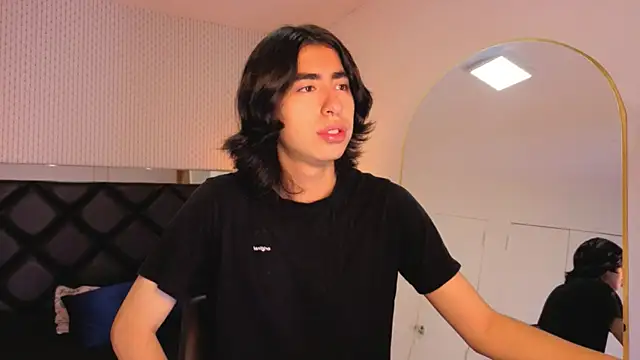 Snapshot of ryo_light chatting on October 28, 2025, 7:57 pm ryo light online show from October 28, 2025, 7:57 pm