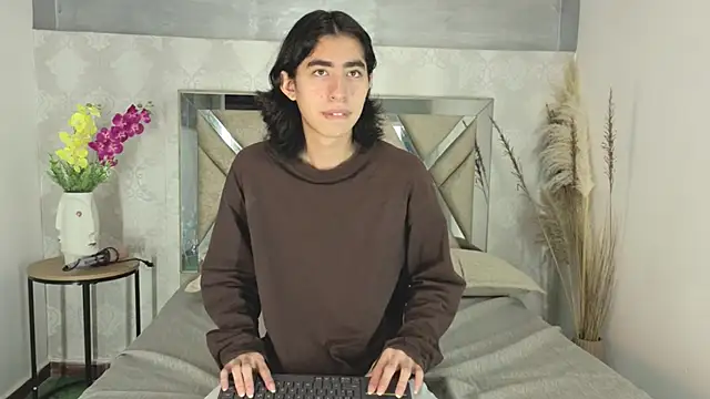 Snapshot of ryo_light chatting on December 19, 2025, 8:55 pm ryo light online show from December 19, 2025, 8:55 pm