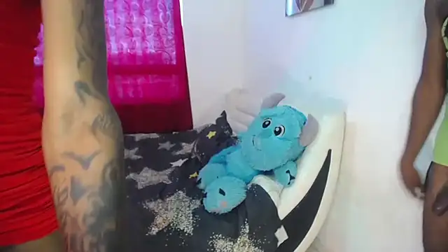 pink 7777 online show from April 13, 2026, 12:31 pm