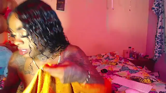 Snapshot of pink_7777 chatting on November 21, 2025, 11:48 pm pink 7777 online show from November 21, 2025, 11:48 pm