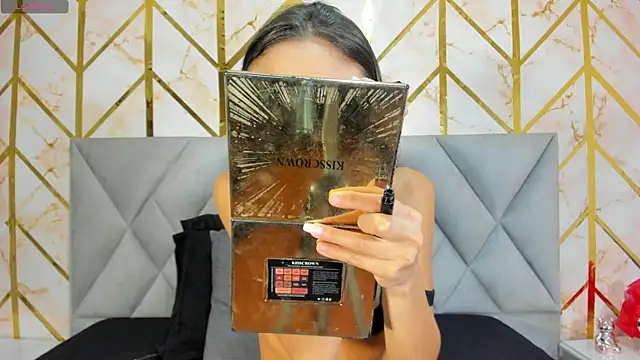 Snapshot of Cassidy_14 chatting on December 21, 2025, 11:05 pm Cassidy 14 online show from December 21, 2025, 11:05 pm