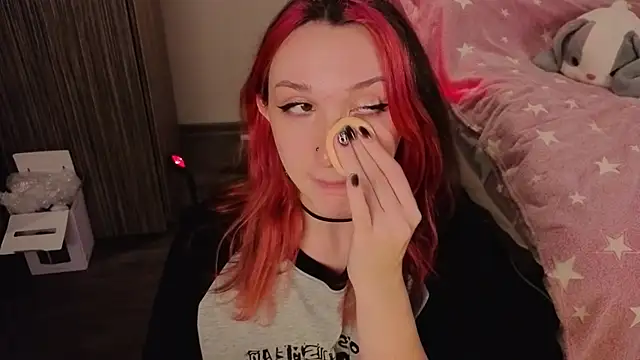 CrystalBlaze  online show from September 21, 2025, 9:42 pm