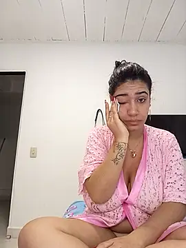 Snapshot of Samantha_hotly chatting on November 18, 2025, 8:50 am Samantha hotly online show from November 18, 2025, 8:50 am