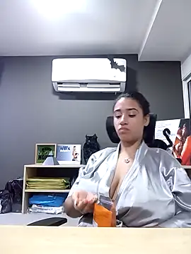 Snapshot of Samantha_hotly chatting on October 12, 2025, 2:02 am Samantha hotly online show from October 12, 2025, 2:02 am