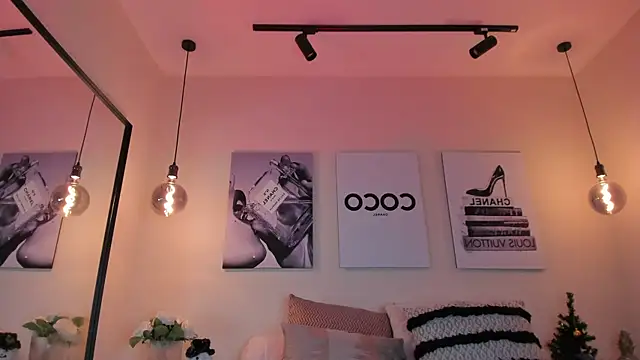 Snapshot of Samantha_hotly chatting on January 5, 2026, 6:33 pm Samantha hotly online show from January 5, 2026, 6:33 pm