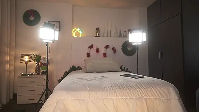 ximena cortez 03 online show from December 15, 2025, 10:59 pm