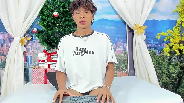 Snapshot of MilthonDelis chatting on November 23, 2025, 7:24 pm MilthonDelis online show from November 23, 2025, 7:24 pm