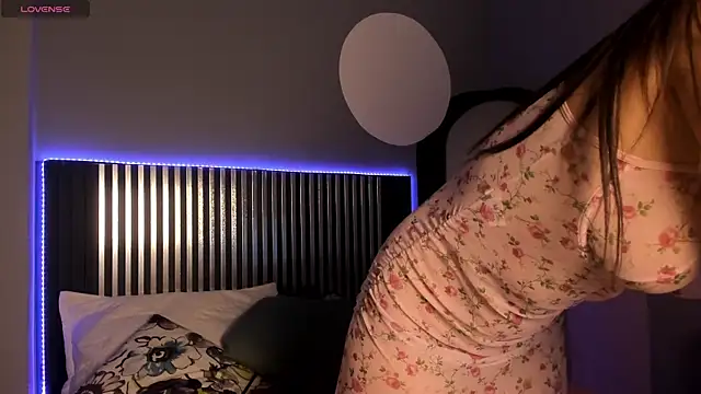 Snapshot of Emilybeltons chatting on September 22, 2025, 7:53 pm Emilybeltons online show from September 22, 2025, 7:53 pm