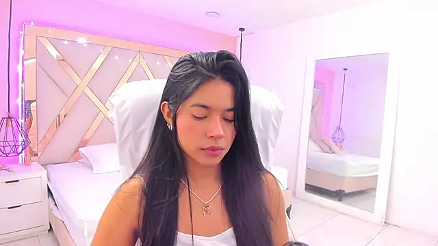 samantaa shy online show from April 9, 2026, 3:52 am