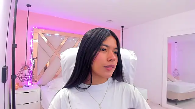 samantaa shy online show from April 20, 2026, 3:09 am