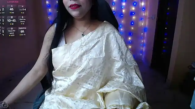 Snapshot of Divvya_ chatting on February 13, 2026, 6:41 pm Divvya online show from February 13, 2026, 6:41 pm