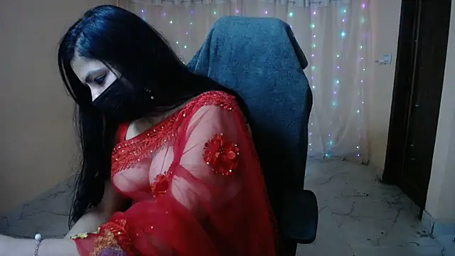 Snapshot of Divvya_ chatting on January 18, 2026, 7:39 pm Divvya online show from January 18, 2026, 7:39 pm