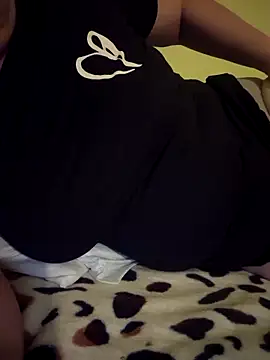 Snapshot of Ivaemi1 chatting on October 14, 2025, 10:42 pm Ivaemi1 online show from October 14, 2025, 10:42 pm