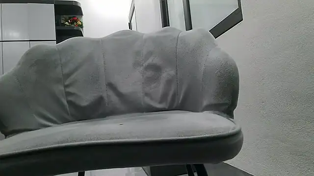 Snapshot of Emachiii chatting on May 6, 2026, 1:04 pm Emachiii online show from May 6, 2026, 1:04 pm