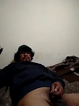 Snapshot of Satantin chatting on November 4, 2025, 3:43 am Satantin online show from November 4, 2025, 3:43 am