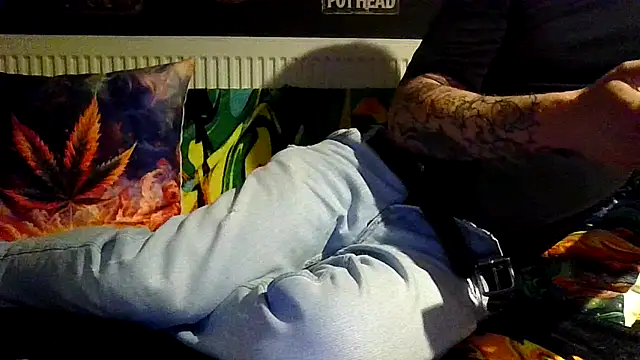 Flash0910 online show from October 24, 2025, 12:31 am