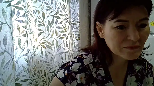 Snapshot of Krystal_82 chatting on December 23, 2025, 9:19 am Krystal 82 online show from December 23, 2025, 9:19 am